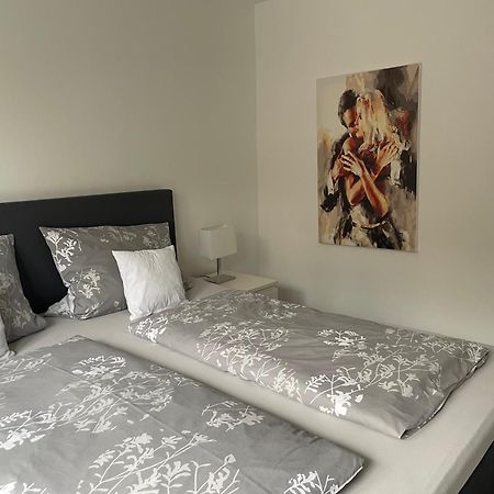 Appartement Im Herzen Von Leimen Luaran gambar