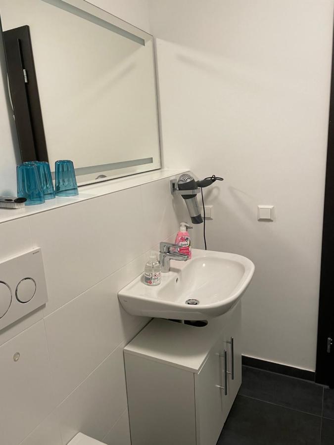 Appartement Im Herzen Von Leimen Luaran gambar
